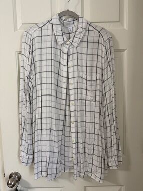 Old Navy Window Pane Style White & Black Plaid Long Sleeve Woven Button Up Top